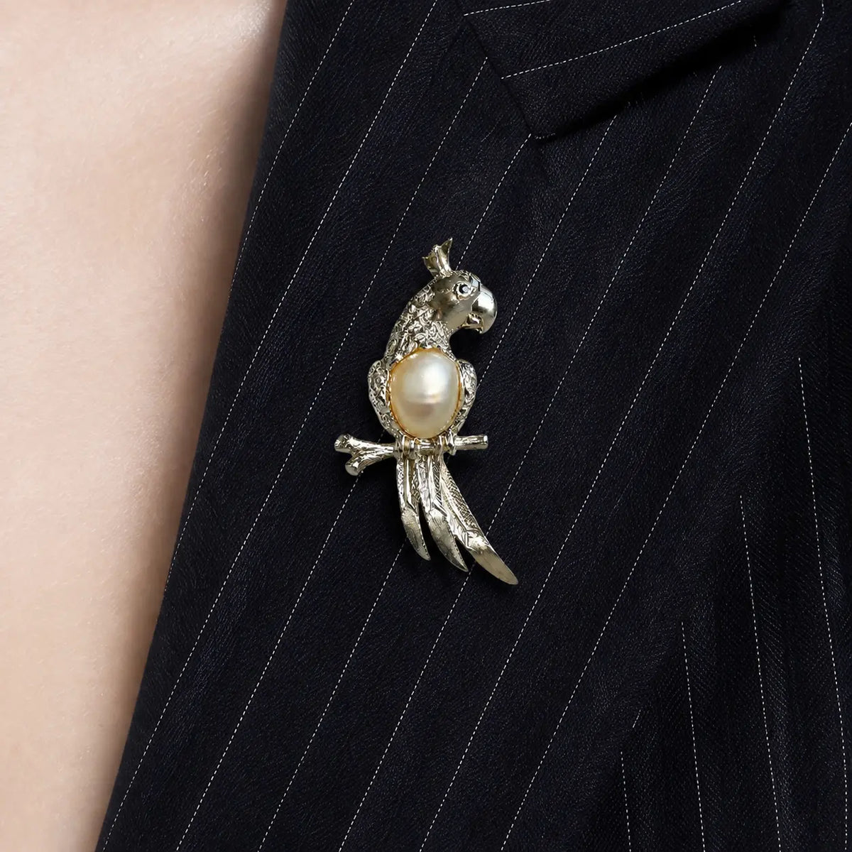 Handmade brooch for women — baroque pearl body watchful parrot silver brooch styling photo