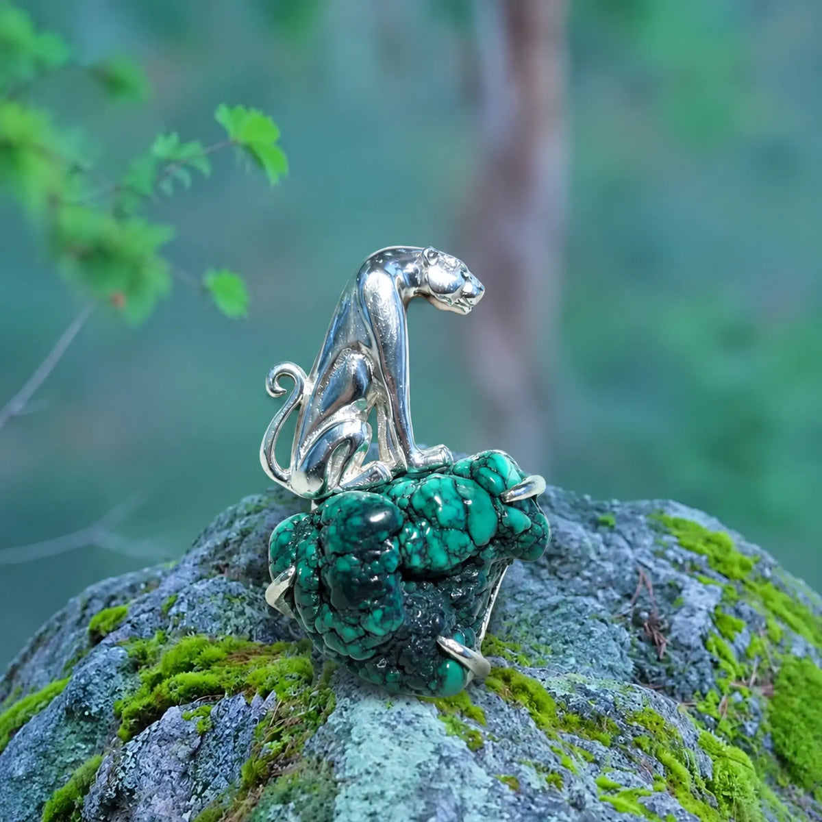 Natural stone brooch with natural turquoise — seated leopard silver brooch styling photo