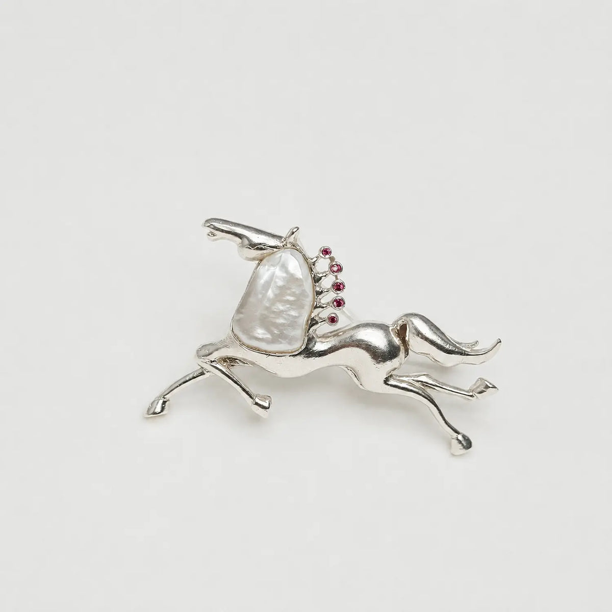Handmade silver galloping horse brooch — S925 sterling silver jewelry product photo
