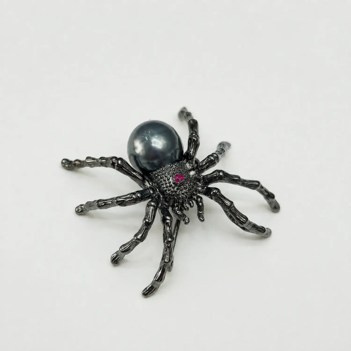 Handmade silver web-spinning spider brooch — S925 sterling silver jewelry product photo