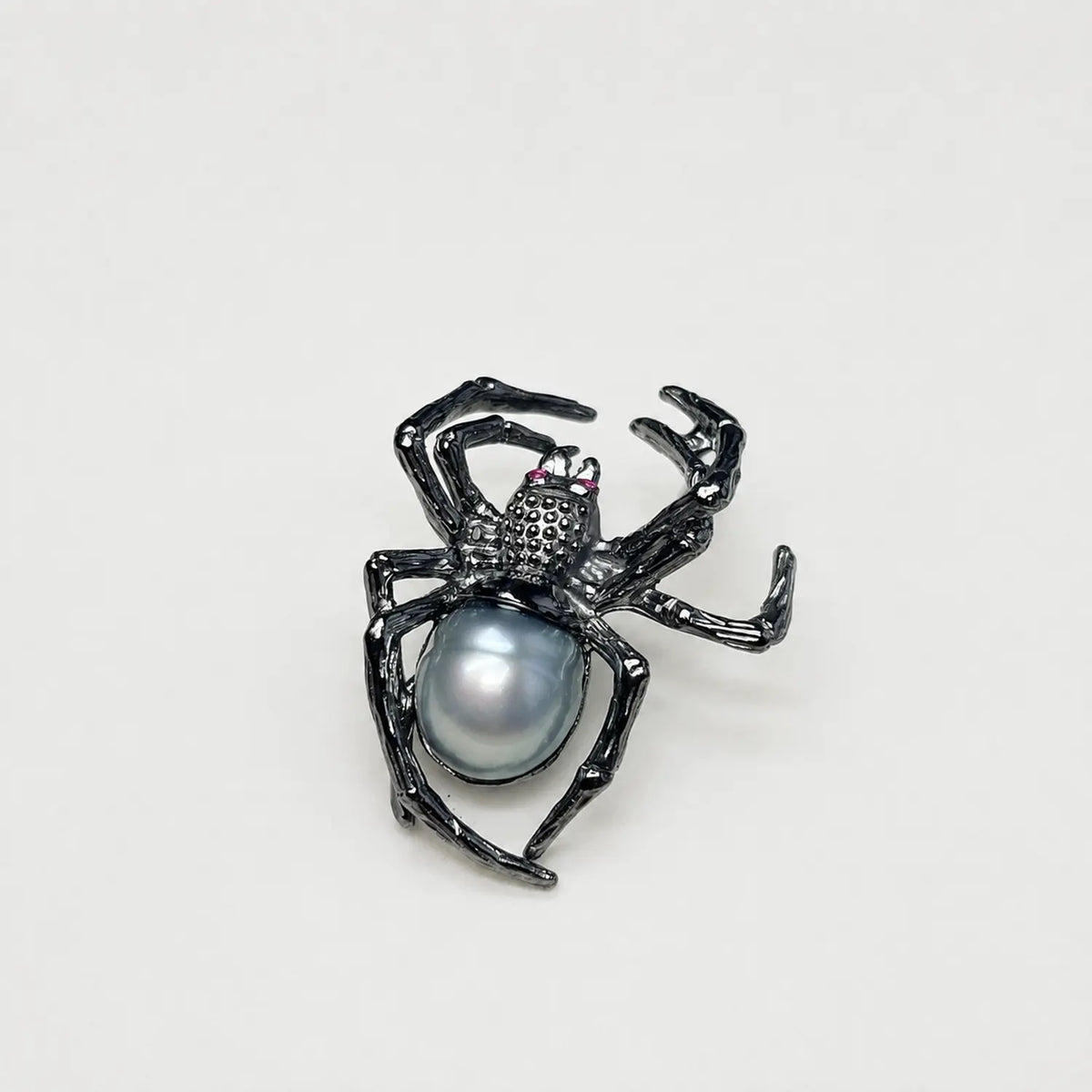 Handmade silver creeping spider brooch — S925 sterling silver jewelry product photo