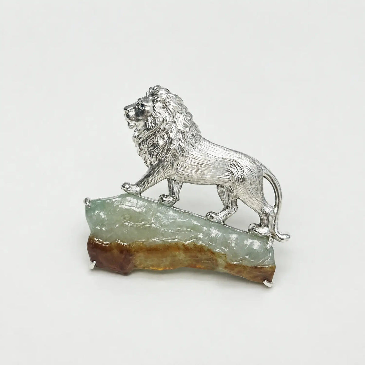 Handmade silver majestic lion brooch — S925 sterling silver jewelry product photo