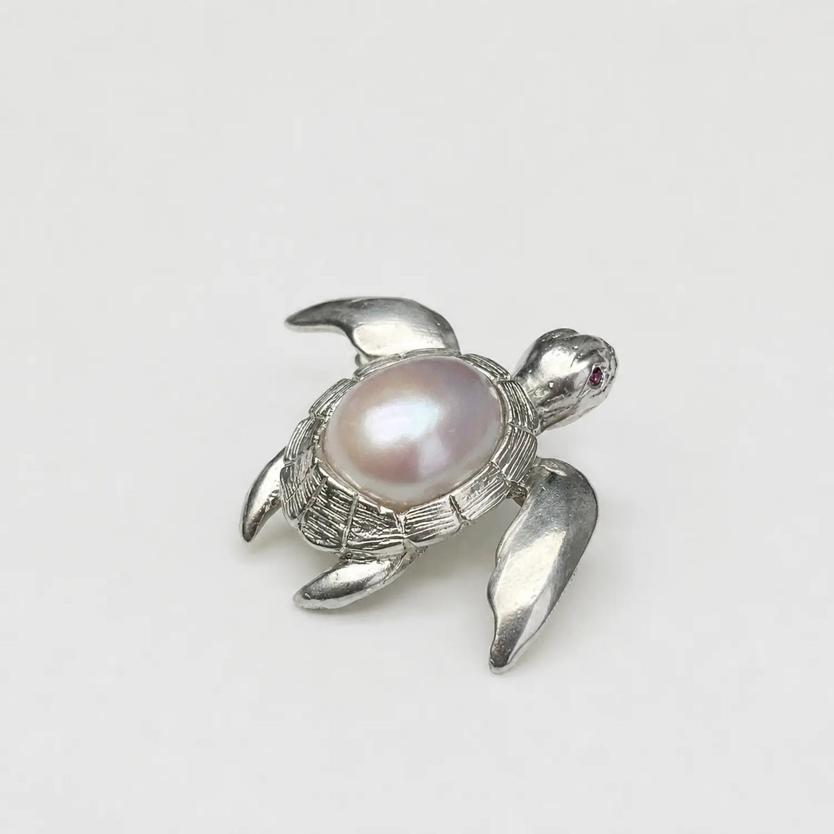 Handmade silver swimming sea turtle brooch — S925 sterling silver jewelry product photo