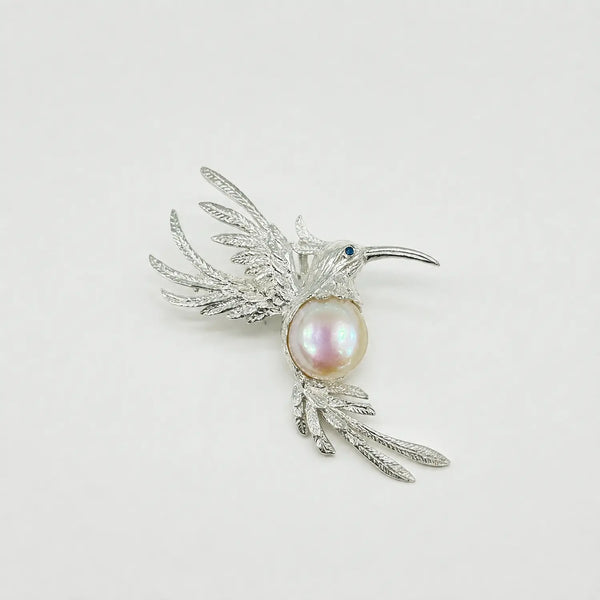 Handmade silver fluttering hummingbird brooch — S925 sterling silver jewelry product photo