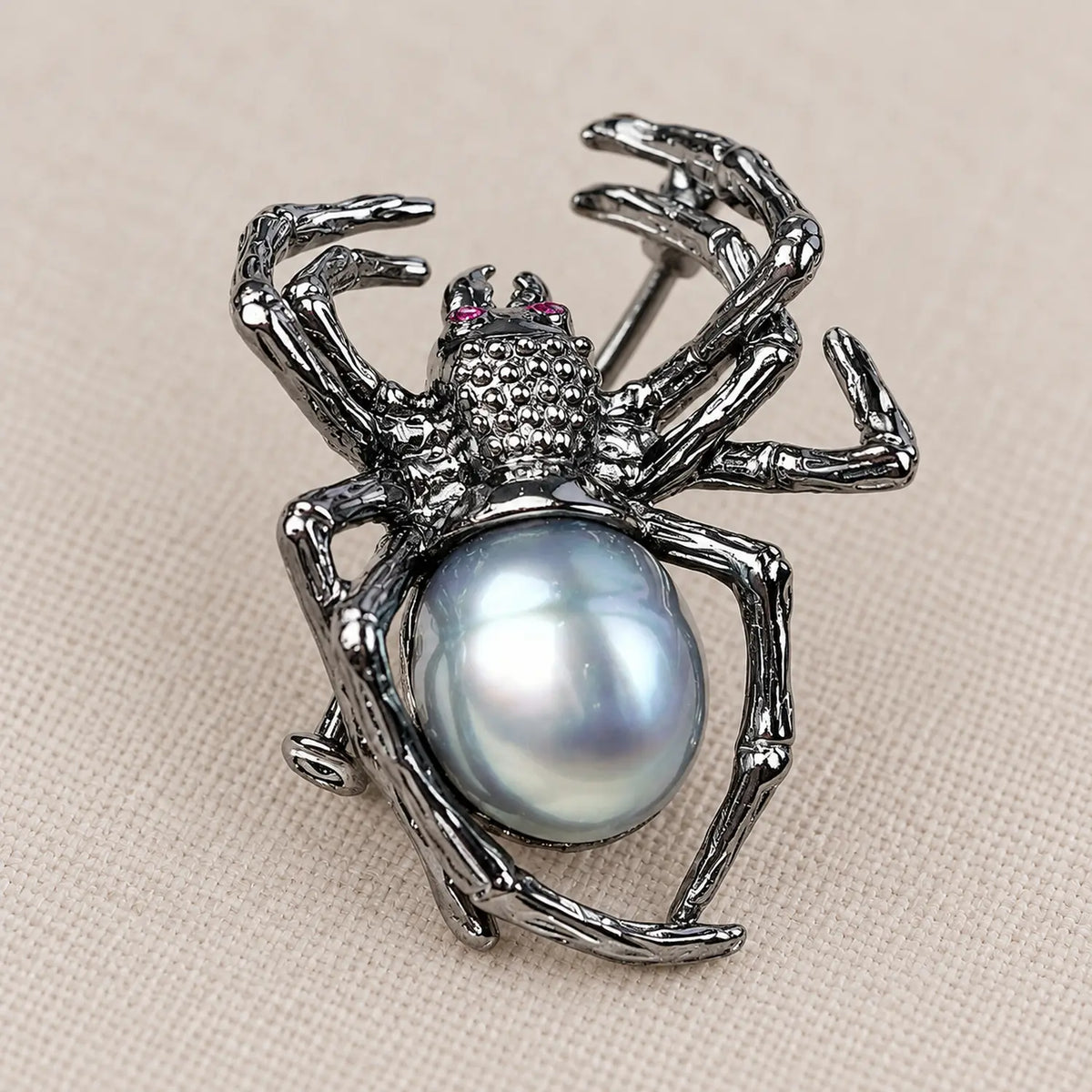 Creeping Spider Convertible Brooch Pendant with Luminous Gray Pearl