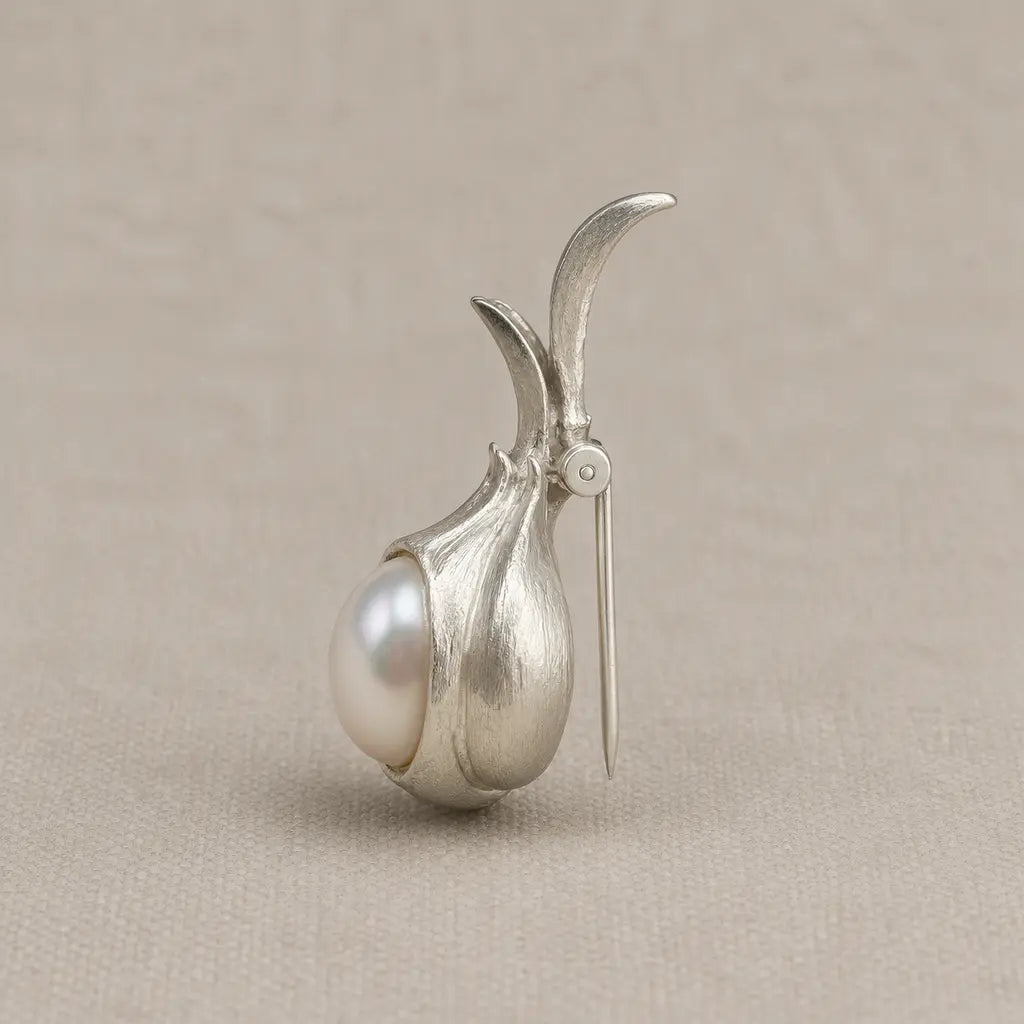 Peeled Garlic Convertible Brooch Pendant with Baroque Pearl Clove