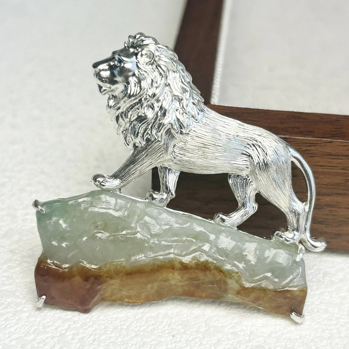 Handmade 925 sterling silver majestic lion convertible brooch pendant — product photo