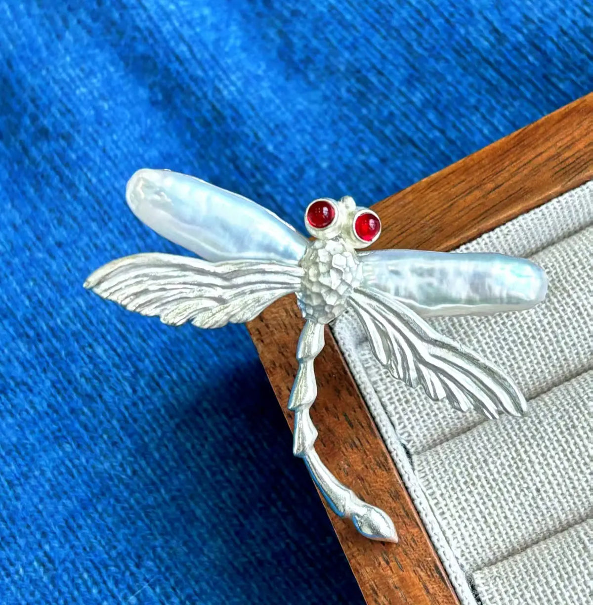 Handmade freshwater pearl wings hovering dragonfly brooch for women — wearable silver jewelry detail