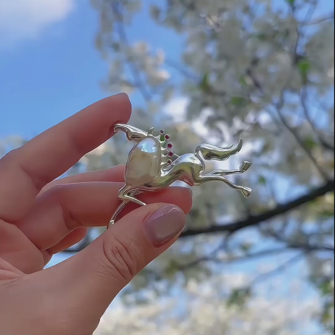 Product video: handmade silver galloping horse brooch and convertible pendant