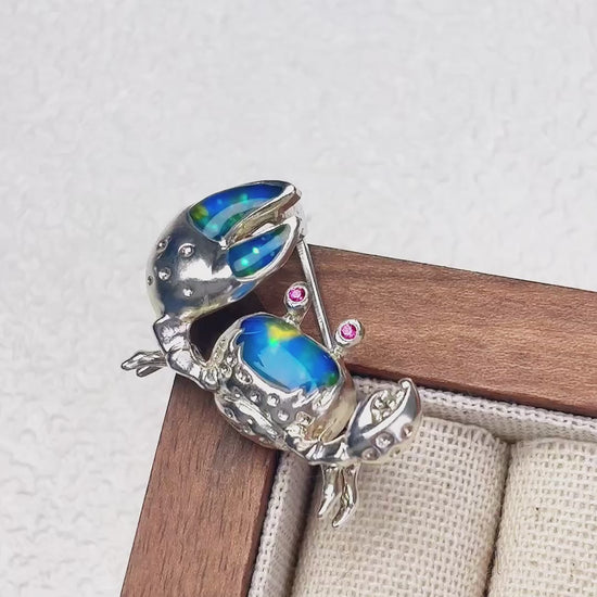 Product video: handmade silver shore crab brooch and convertible pendant